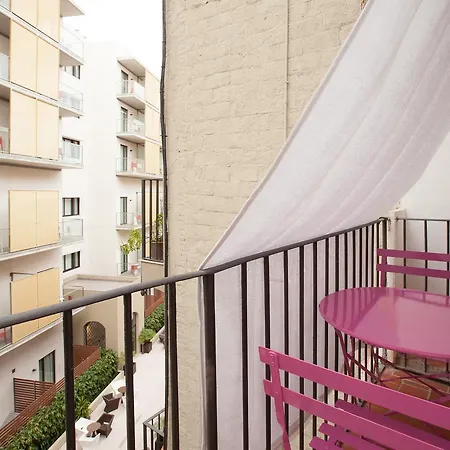 Trafalgar Luxury Apartment *