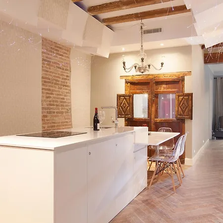 Trafalgar Luxury Apartamento *